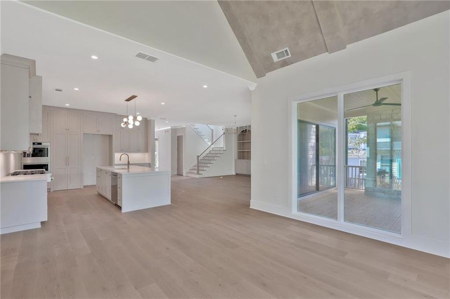Spacious, unfurnished interior of a new home in , Atlanta (Image 19).