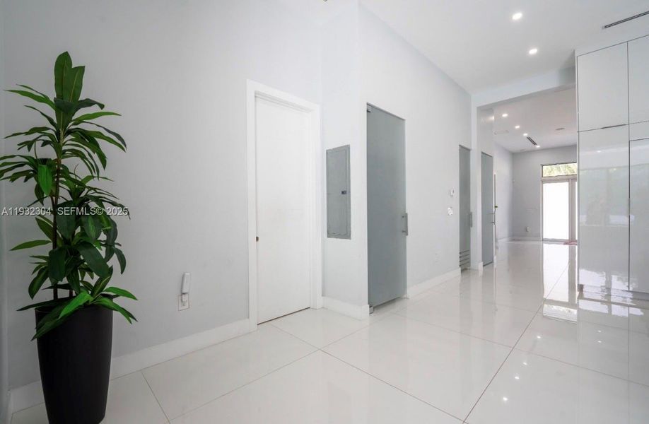 Spacious, unfurnished interior of a new home in , Miami (Image 19).