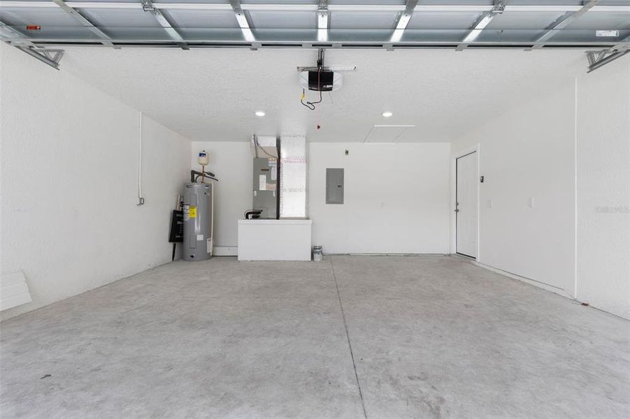 Spacious, unfurnished interior of a new home in , Palm Coast (Image 35). Spacious, unfurnished interior of a new home in , Palm Coast (Image 35).