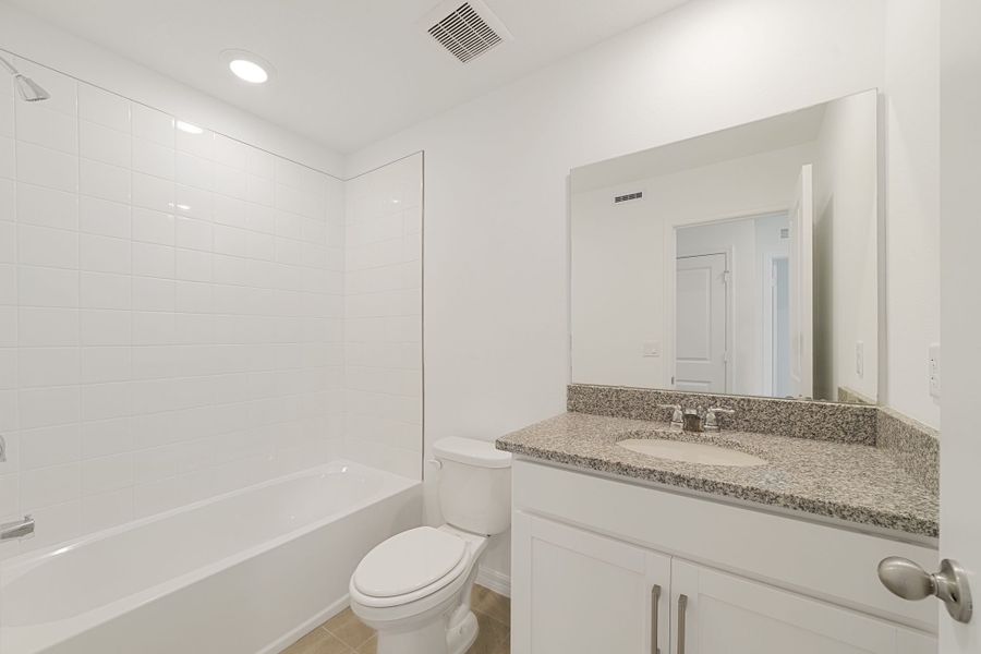 Furnished interior view inside a new home in Aulin Square, Oviedo (Image 10).