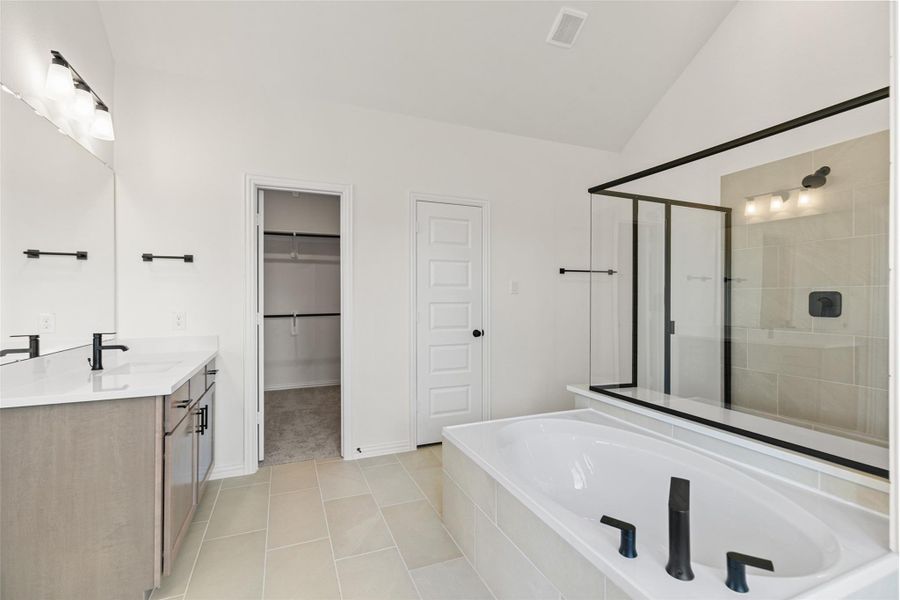 Furnished interior view inside a new home in Oakwood Estates, Waller (Image 7).