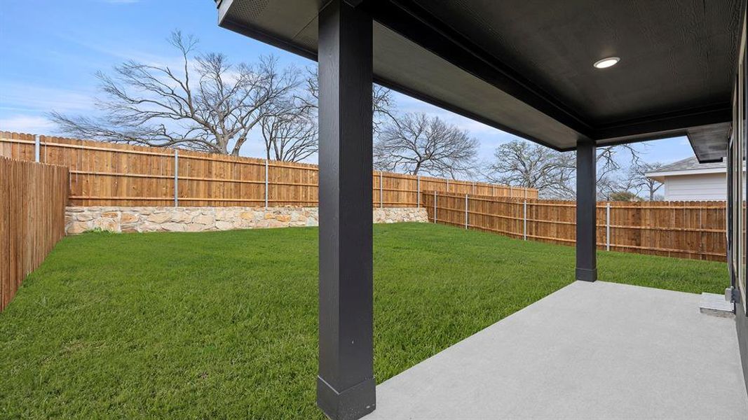 26. 1716 Edgeway - Patio