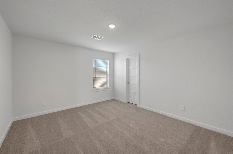 Spacious, unfurnished interior of a new home in Wildrye, Waller (Image 17).