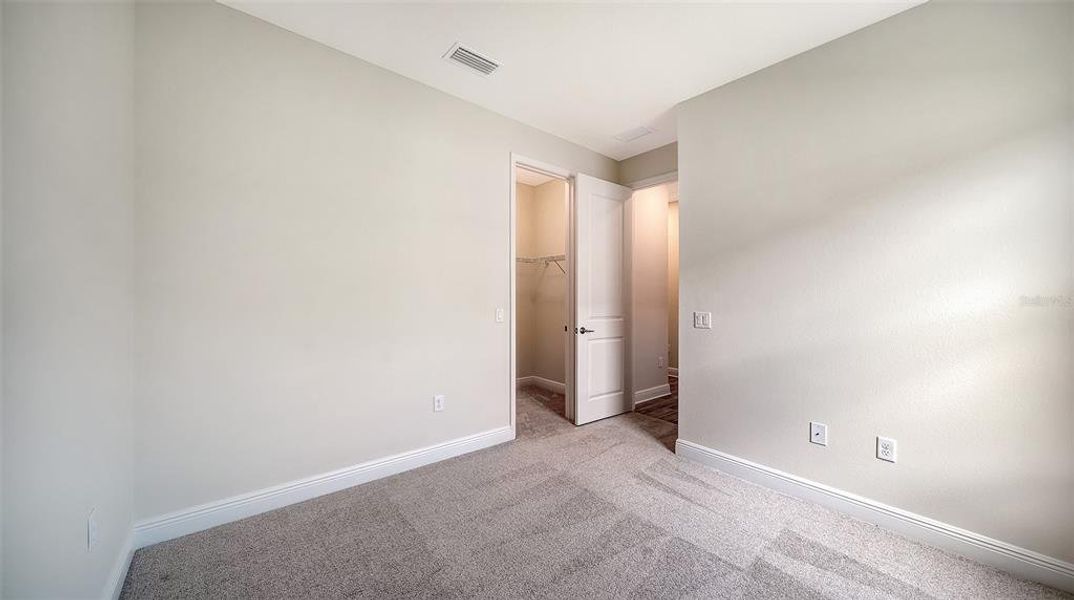 Spacious, unfurnished interior of a new home in Canoe Creek, Parrish (Image 19).