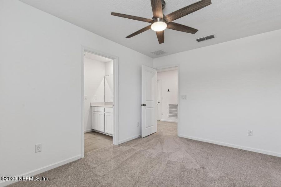 Spacious, unfurnished interior of a new home in St Augustine Lakes, St. Augustine (Image 27).