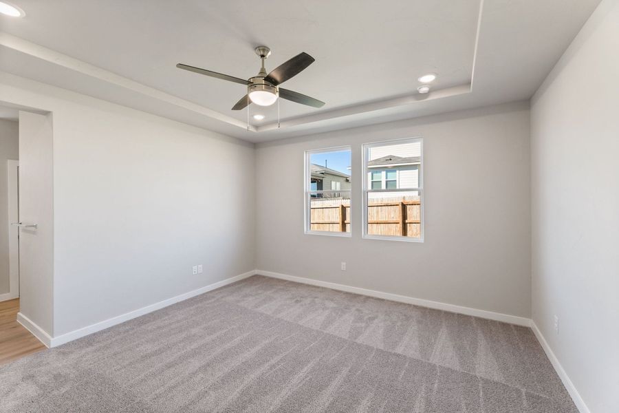 Spacious, unfurnished interior of a new home in Hunters Ranch, San Antonio (Image 25).