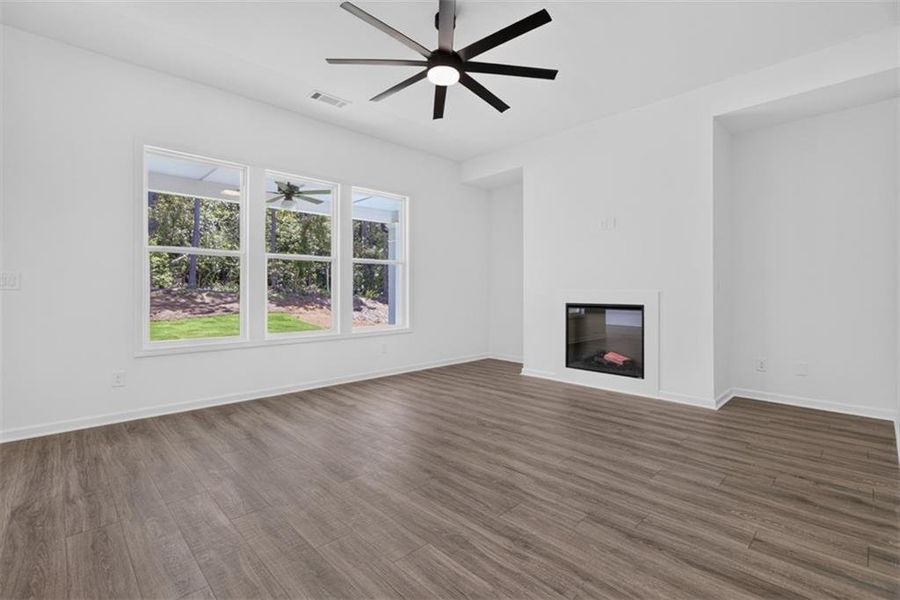 Spacious, unfurnished interior of a new home in , Athens (Image 51).