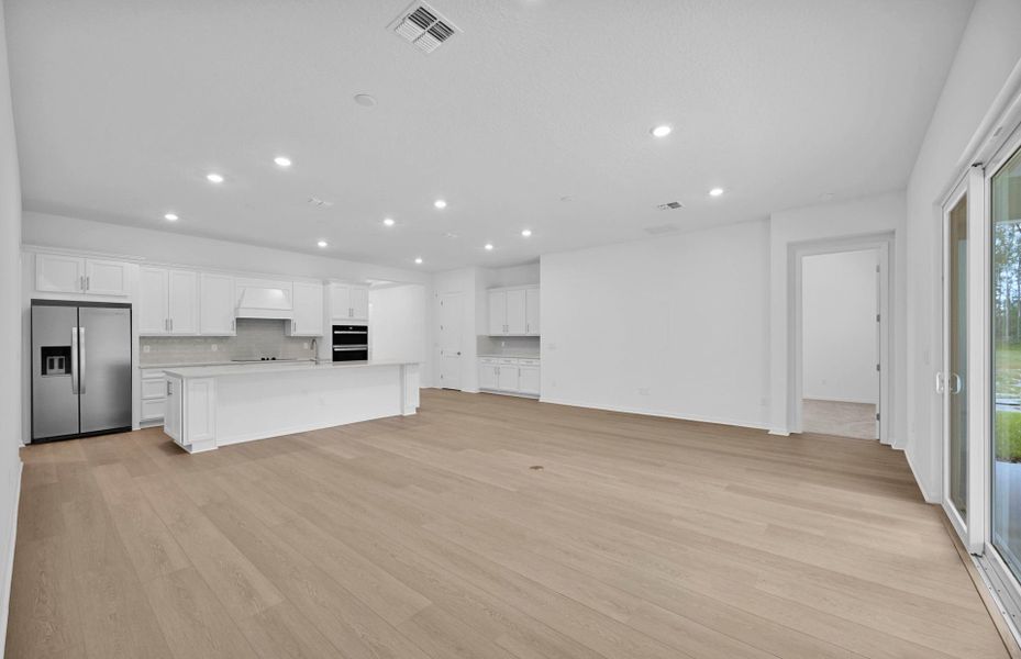 Spacious, unfurnished interior of a new home in Fiddler's Cove, Kingsland (Image 15).