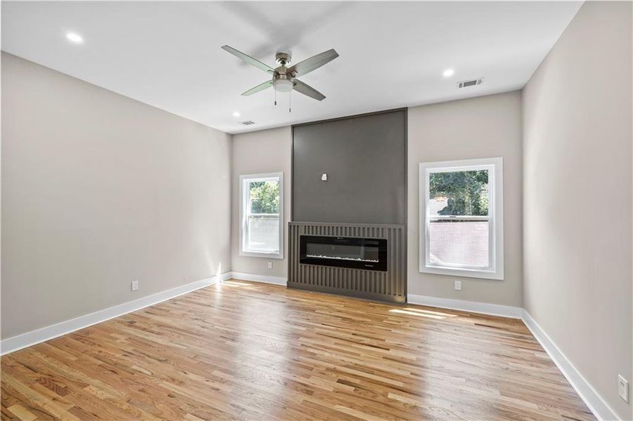 Spacious, unfurnished interior of a new home in , Atlanta (Image 17).