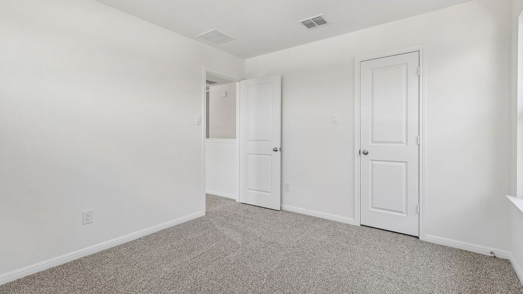 Spacious, unfurnished interior of a new home in Southgrove, Kyle (Image 30).