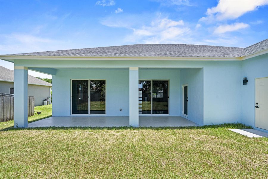 Exterior details and patio area of a home in , Port St. Lucie (Image 3).