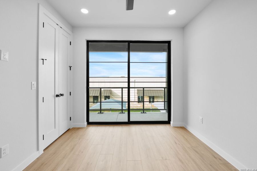 Spacious, unfurnished interior of a new home in , New Braunfels (Image 16).