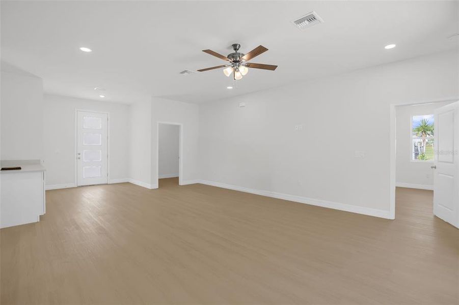 Spacious, unfurnished interior of a new home in , Astatula (Image 20).