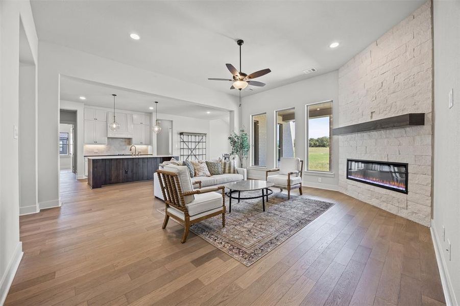 Furnished interior view inside a new home in Waterfall Ranch - 1 Acre Lots, Waxahachie (Image 7). Furnished interior view inside a new home in Waterfall Ranch - 1 Acre Lots, Waxahachie (Image 7).