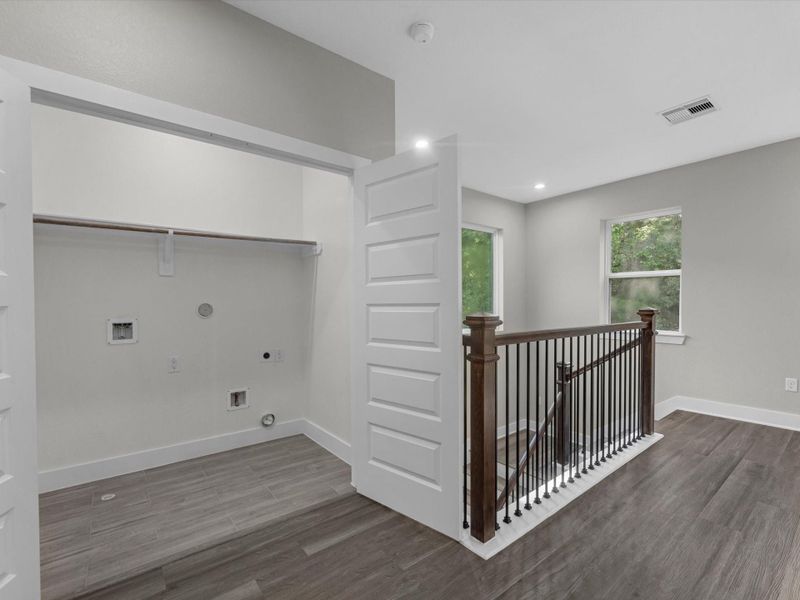 Spacious, unfurnished interior of a new home in , Houston (Image 28).