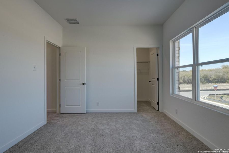 Spacious, unfurnished interior of a new home in Arcadia Ridge, San Antonio (Image 25).