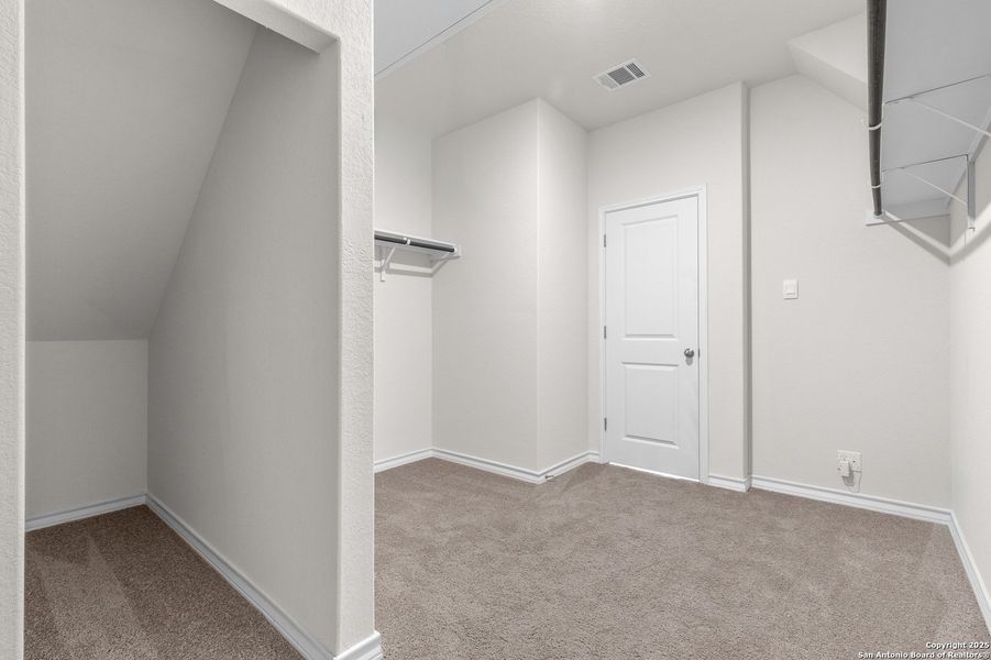 Spacious, unfurnished interior of a new home in Brookstone Creek, San Antonio (Image 22).