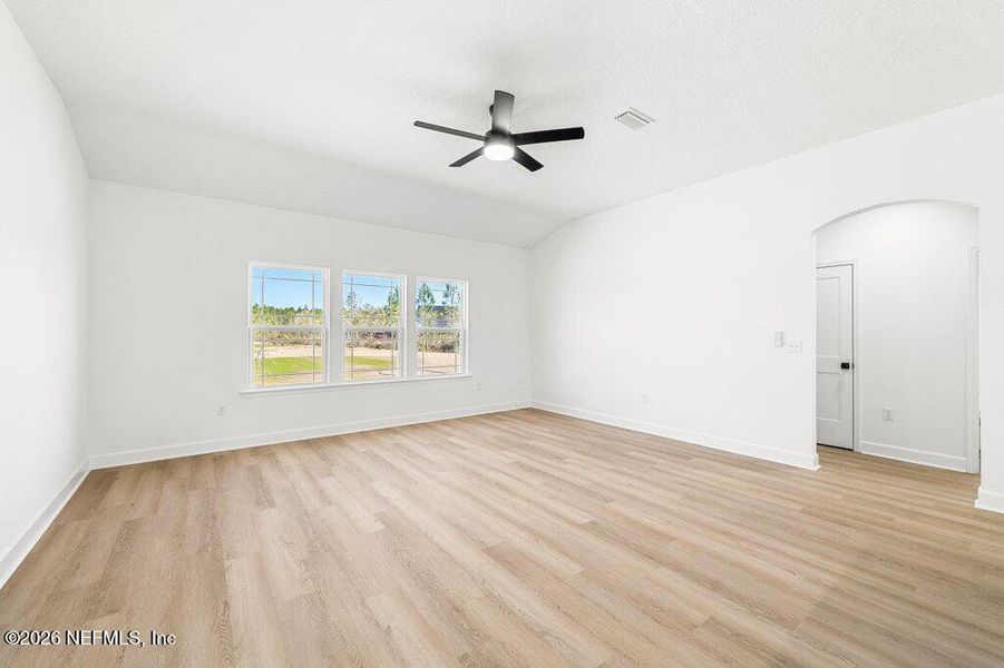 Spacious, unfurnished interior of a new home in , Glen St. Mary (Image 12).