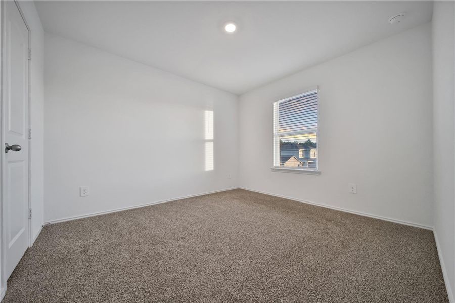 Spacious, unfurnished interior of a new home in Breckenridge Forest, Spring (Image 20).
