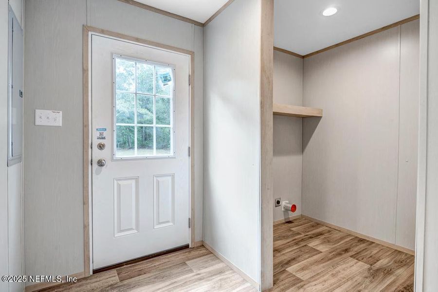 Spacious, unfurnished interior of a new home in , Middleburg (Image 18). Spacious, unfurnished interior of a new home in , Middleburg (Image 18).