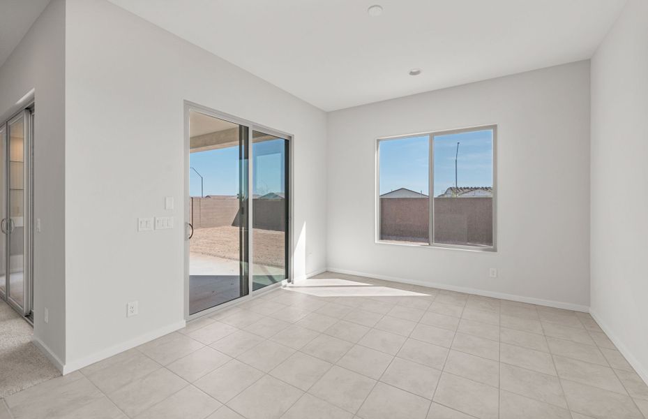 Spacious, unfurnished interior of a new home in Artisan at Asante, Surprise (Image 27).