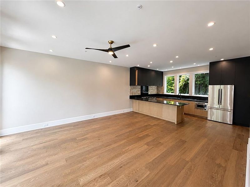 Spacious, unfurnished interior of a new home in , Atlanta (Image 16).