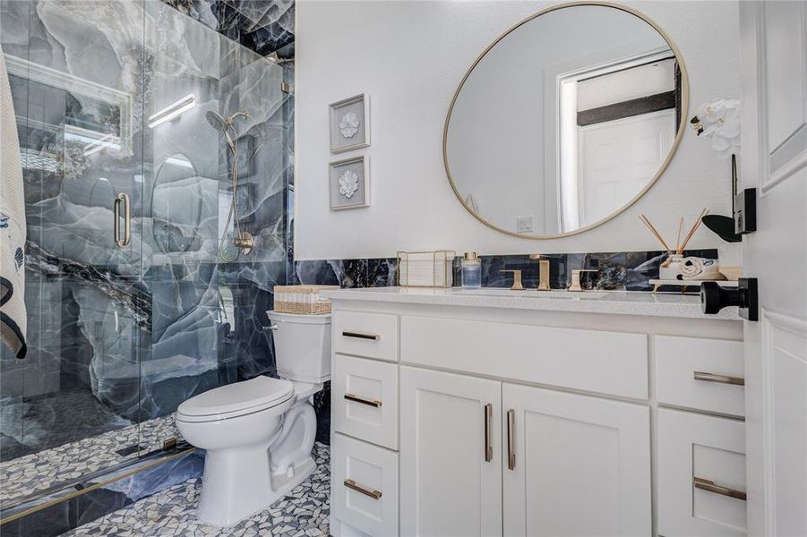 Furnished interior view inside a new home in , Sanger (Image 12).