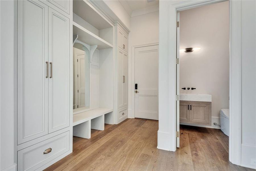 Spacious, unfurnished interior of a new home in , Alpharetta (Image 87).