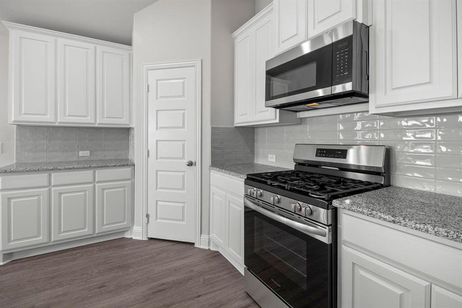 Furnished interior view inside a new home in Fox Landing, Caddo Mills (Image 9).