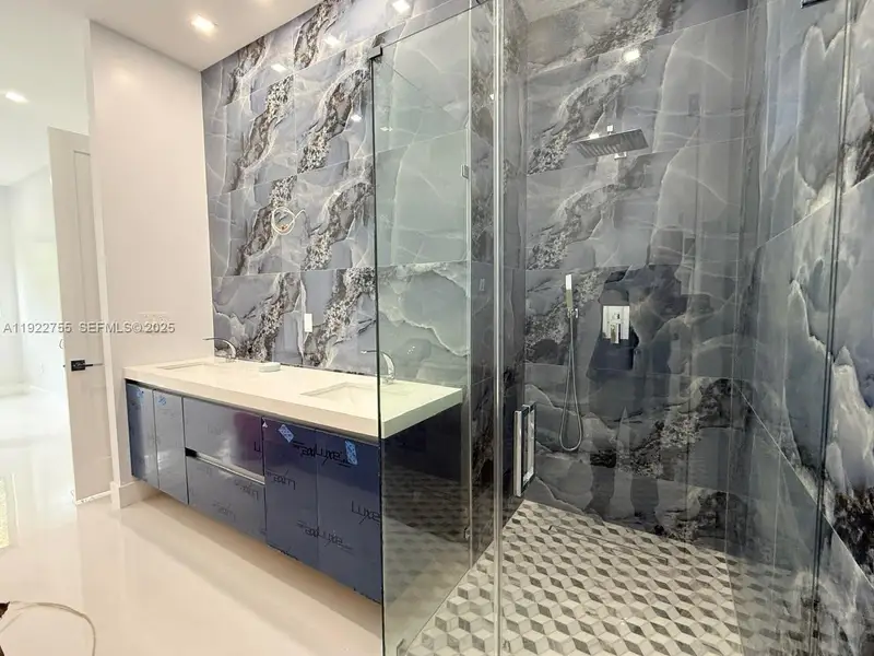 Owners Bathroom Owners Bathroom