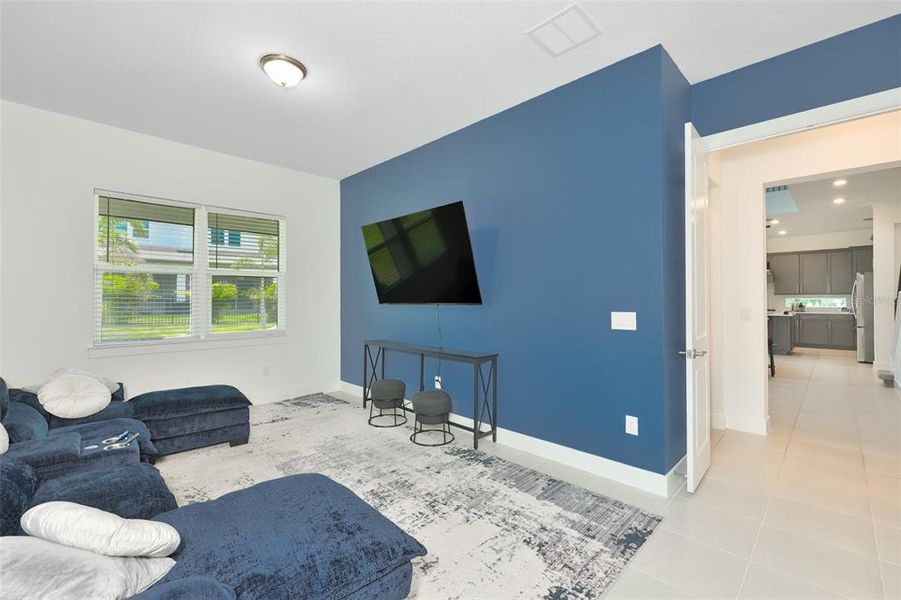 Furnished interior view inside a new home in , Apollo Beach (Image 37).