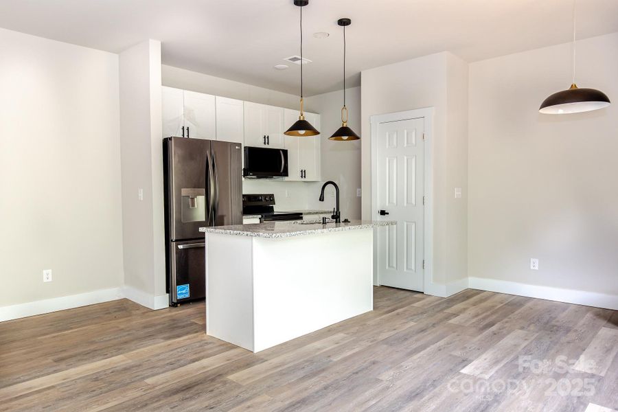 Image 17 of a home in .