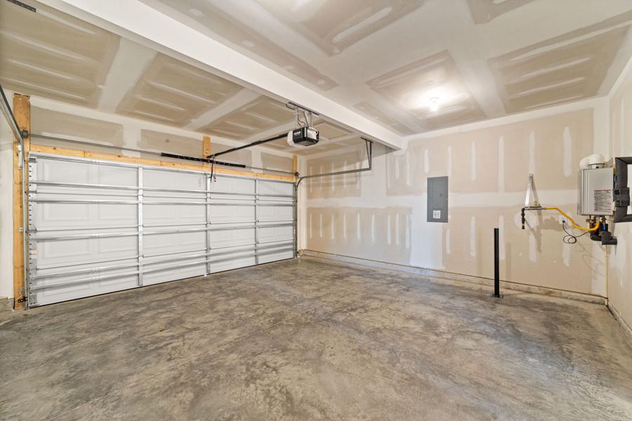 Spacious, unfurnished interior of a new home in Monterra, Kernersville (Image 30).