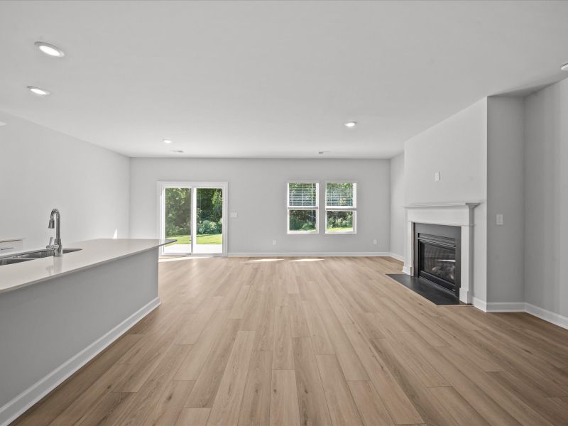 Spacious, unfurnished interior of a new home in Vickery Station, Woodruff (Image 10).