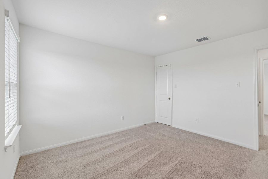 Spacious, unfurnished interior of a new home in , Elgin (Image 28).