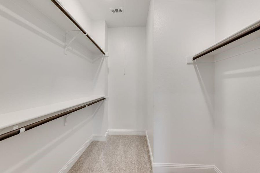 Spacious, unfurnished interior of a new home in Bayside, Rowlett (Image 32).