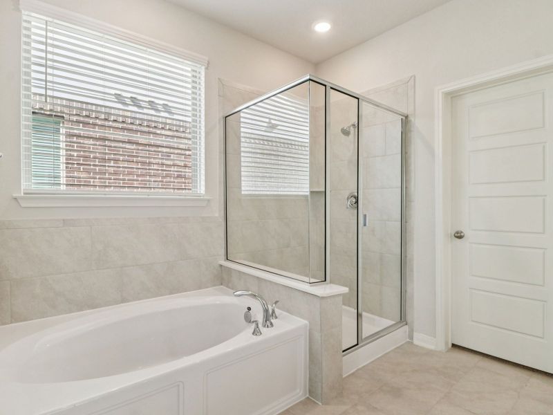Furnished interior view inside a new home in Fox Falls, Boerne (Image 10).