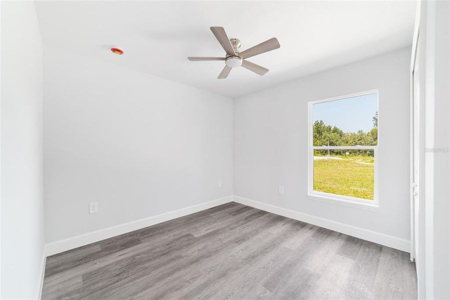 Spacious, unfurnished interior of a new home in , Dunnellon (Image 6).