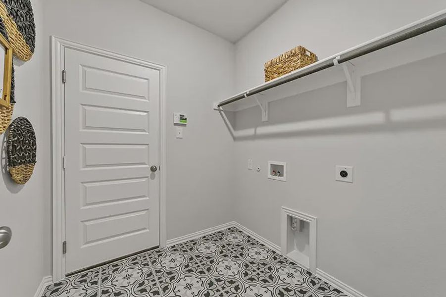 Spacious, unfurnished interior of a new home in Rolling Ridge, Van Alstyne (Image 18).