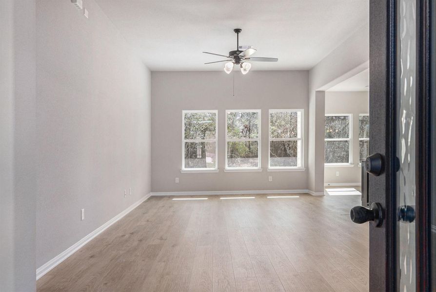 Spacious, unfurnished interior of a new home in Oakwood Ranch, Willis (Image 22).