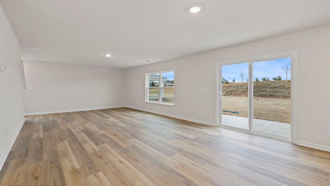 Spacious, unfurnished interior of a new home in Cedar Gap, Fountain Inn (Image 18).