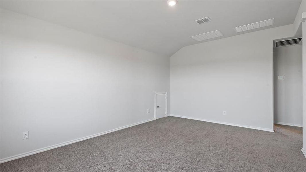 Spacious, unfurnished interior of a new home in Springhill South, Boyd (Image 25).