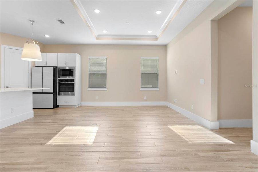 Spacious, unfurnished interior of a new home in , Winter Garden (Image 25).