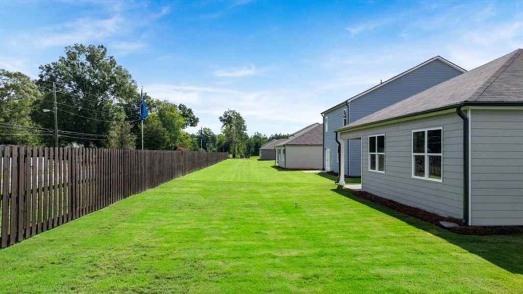 Exterior details and patio area of a home in Northberry, Rome (Image 24).