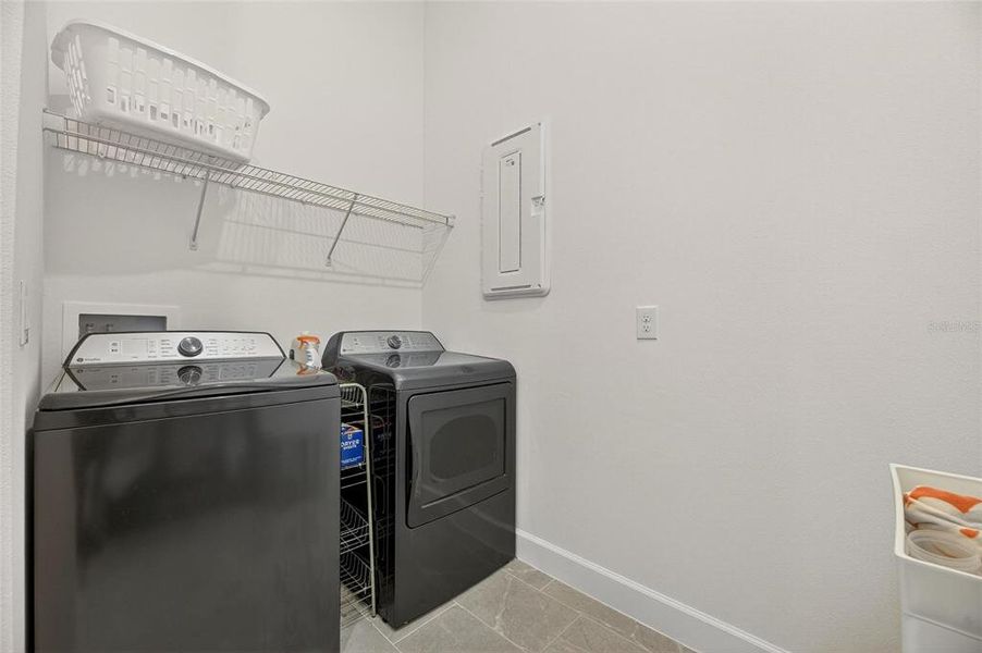 Furnished interior view inside a new home in , Apollo Beach (Image 38).