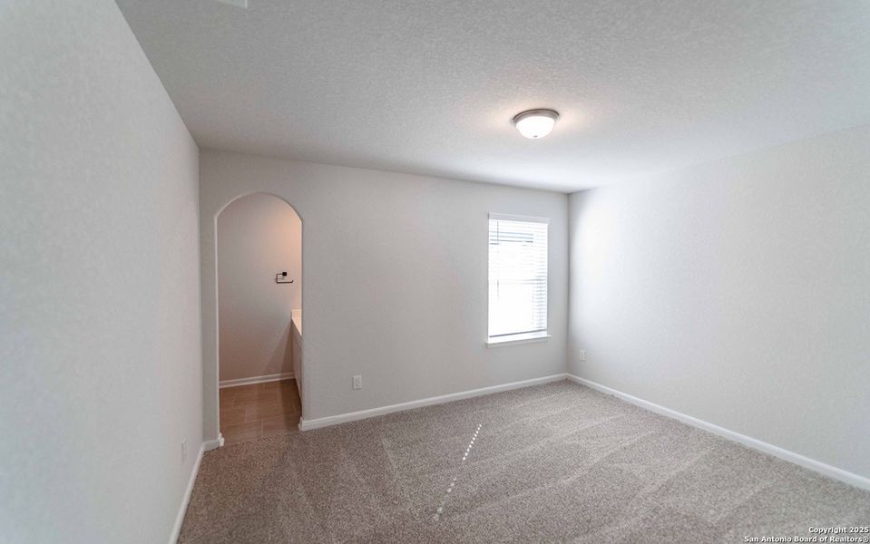 Spacious, unfurnished interior of a new home in Arcadia Ridge, San Antonio (Image 12). Spacious, unfurnished interior of a new home in Arcadia Ridge, San Antonio (Image 12).