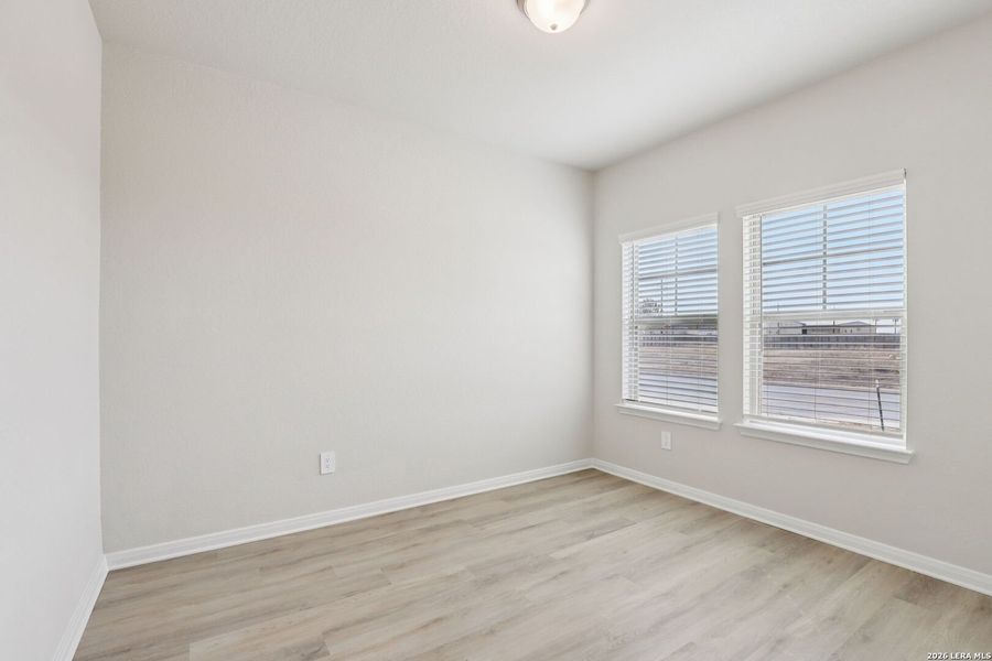 Spacious, unfurnished interior of a new home in Catalina, Converse (Image 41).