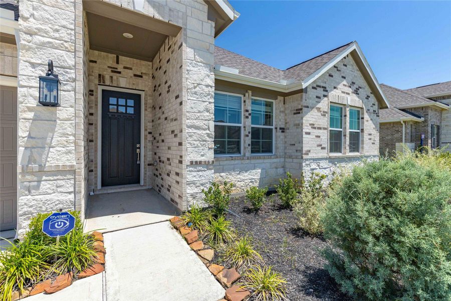 Exterior details and patio area of a home in River Ranch Estates, Dayton (Image 3).