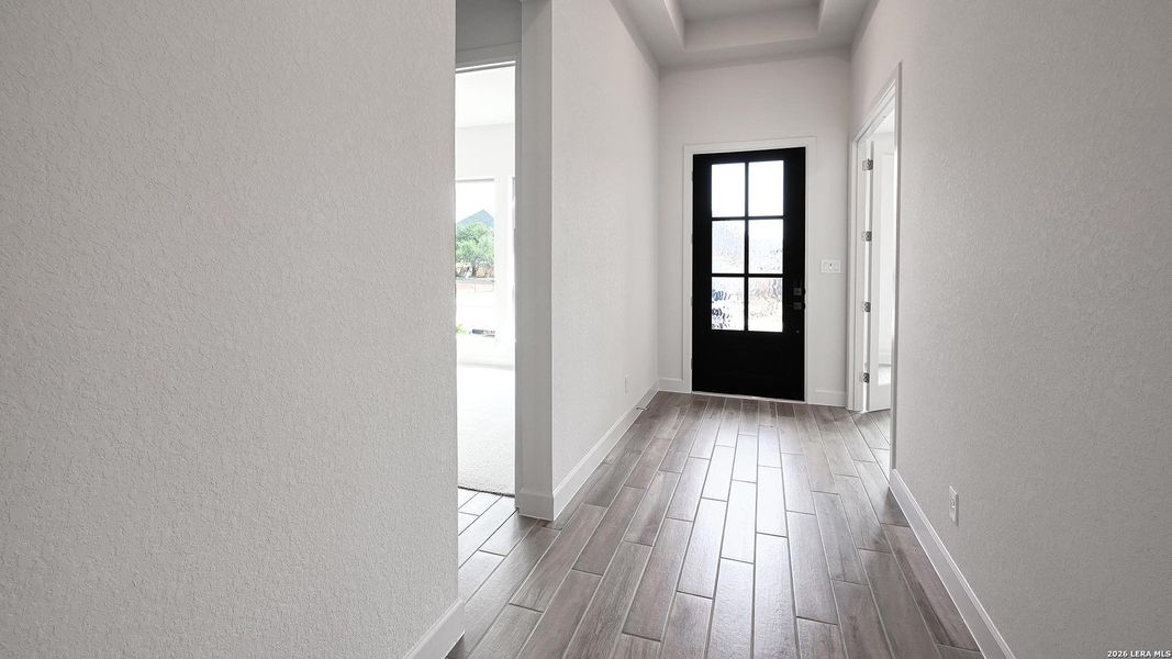 Spacious, unfurnished interior of a new home in Kinder Ranch, San Antonio (Image 20).