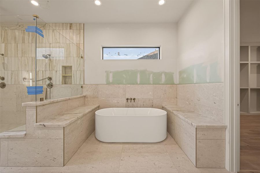 Primary luxury tub